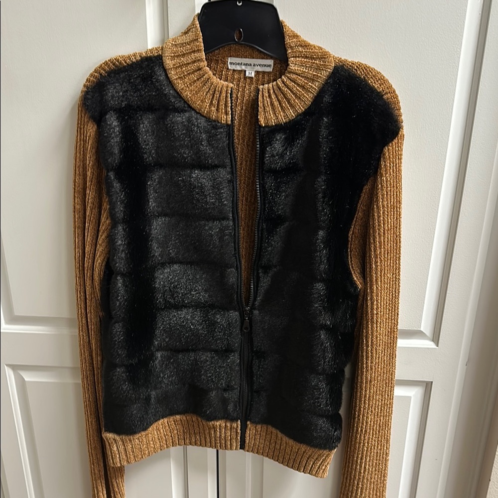 Sweater with faux fur